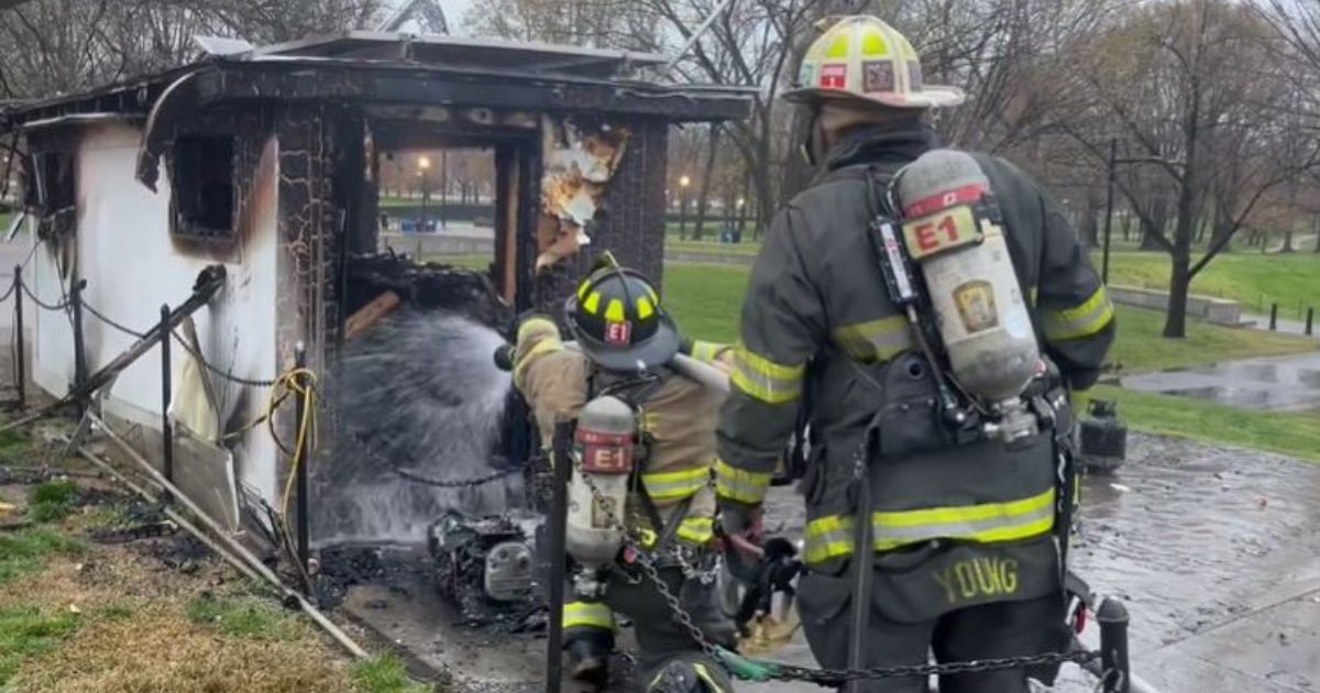 A fire broke out Thursday morning in a kiosk located near the Lincoln Memorial in Washington D.C.