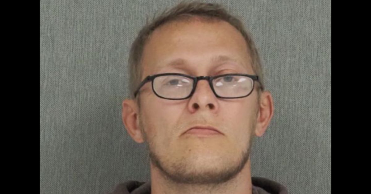 On Sunday. Nicholas Tranchant was stabbed after he allegedly tried to attack a woman in a laundromat near Lacombe, Louisiana.. Reportedly the woman was able to use Tranchant's own knife against him.