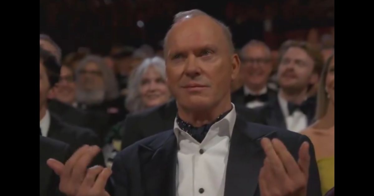 This Twitter screen shot shows Michael Keaton at the 2024 Oscars.