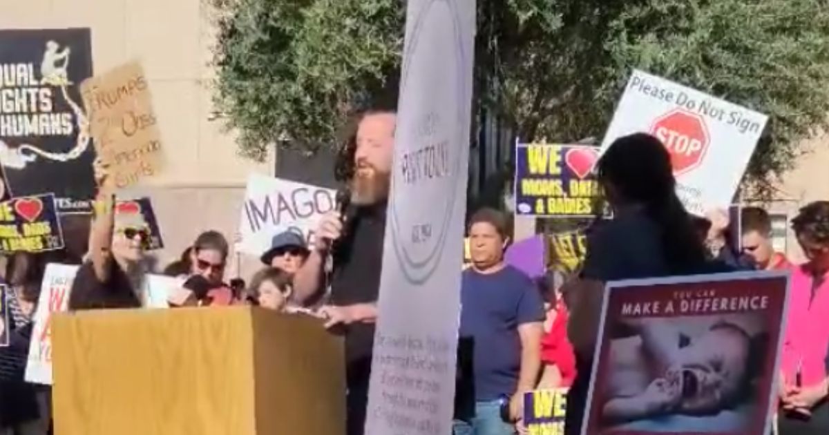 Video: Abortion Advocate Fails Miserably to Interrupt Pastor’s Prayer at Capitol