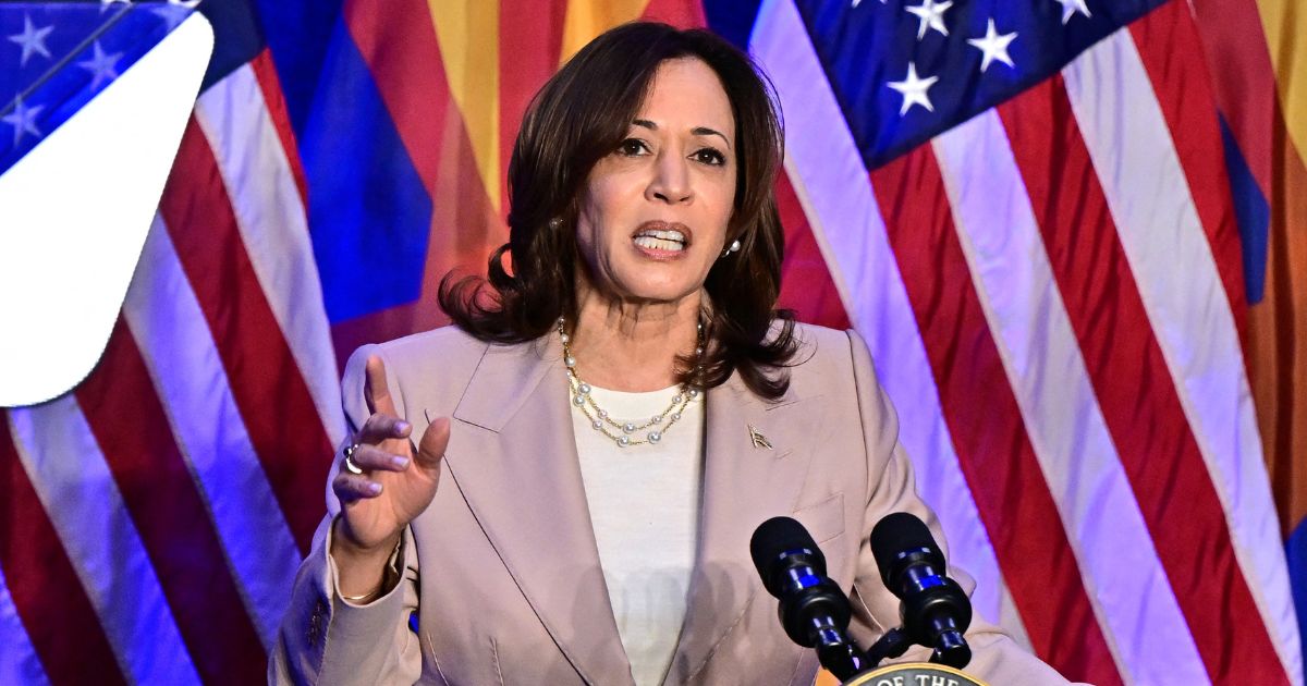 Scuffle Erupts with Harris’ Security Team – Agent Restrained, Taken Away