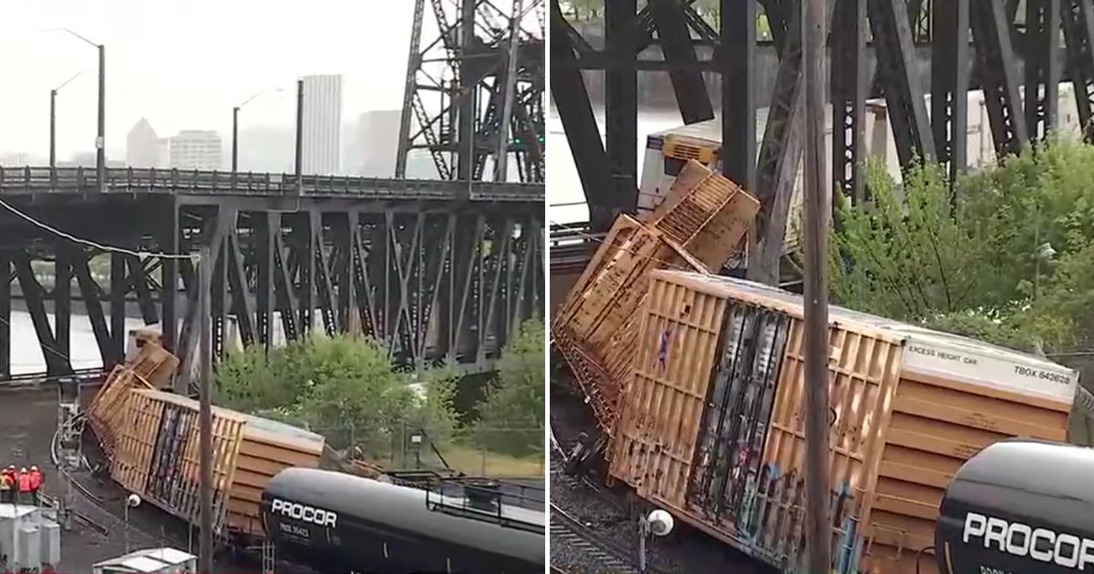 a train derailment at the Steel Bridge in Portland, Oregon