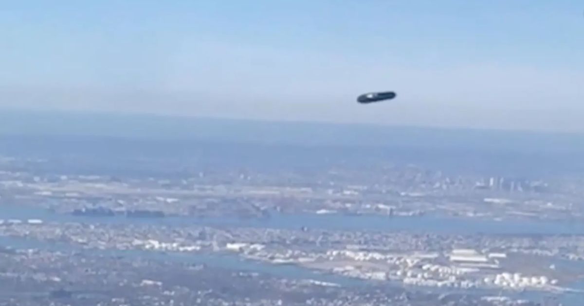 Passenger on Plane Spots UFO Over NYC: Seeking Help for Identification!