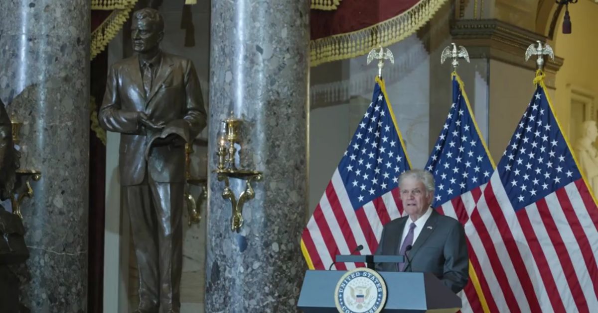 Franklin Graham Unveils Symbolic Elements in Billy Graham’s Capitol Statue Reflecting Jesus