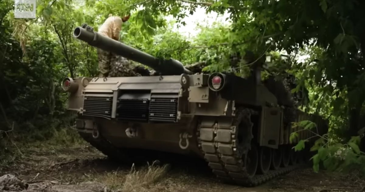 Watch as the M1 Abrams Strikes a Russian Position with Force