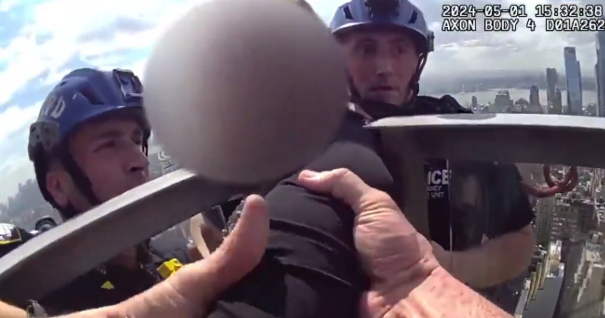 Video: Brave NYPD Officers Climb Skyscraper to Save Distressed Woman