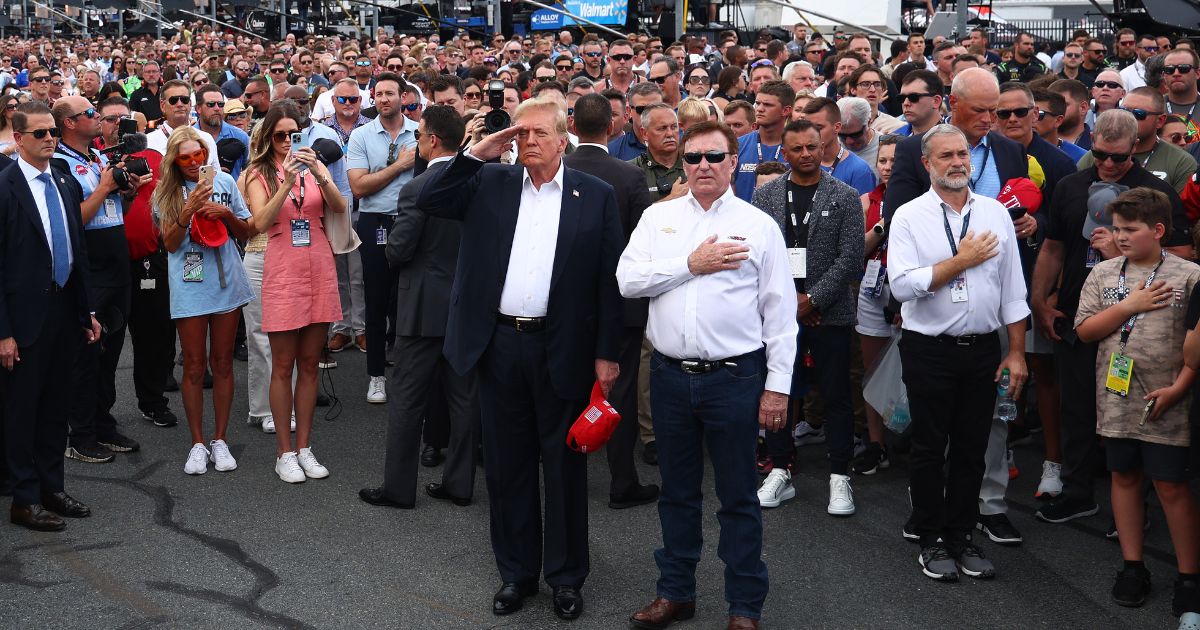 Trump receives warm welcome at North Carolina’s NASCAR event