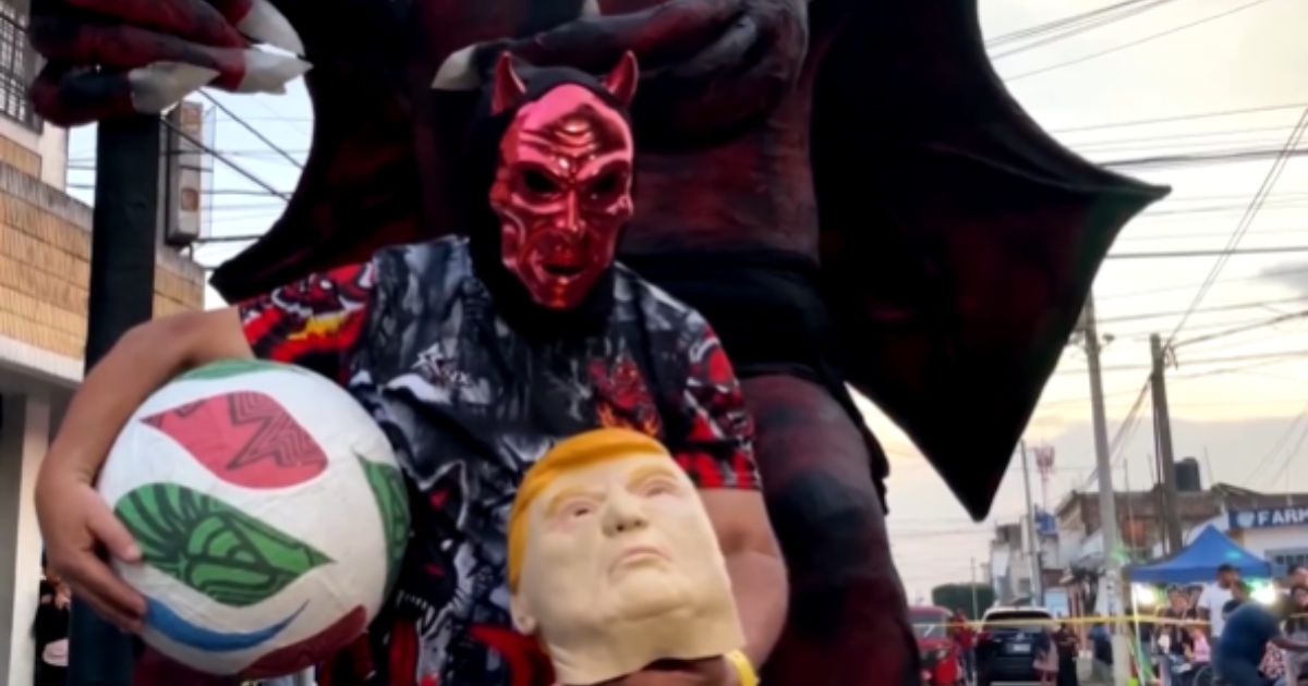 Central Americans Burn Trump in Effigy in Disturbing Ritual Central Americans Burn Trump in Effigy in Disturbing Ritual