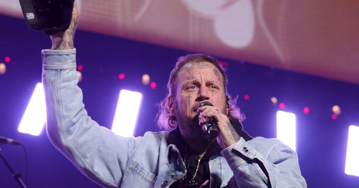 Country Singer Jelly Roll Receives Full Pardon for Criminal Past