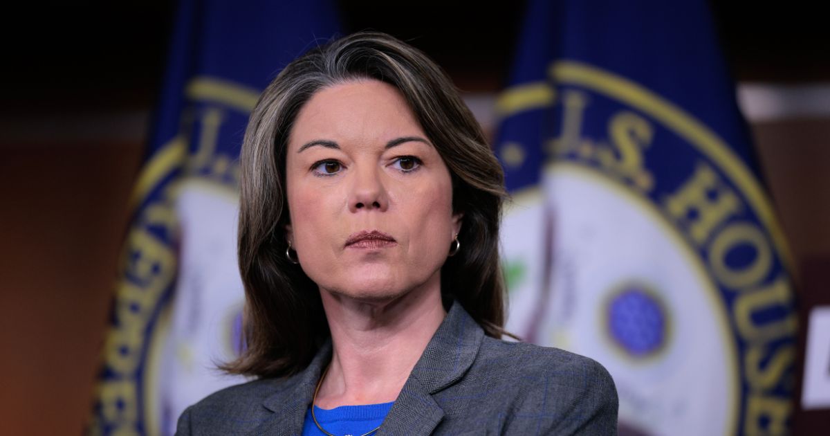 Watch: Hysterical Dem Rep. Has to Be Pulled Away from Minnesota GOP Congressman on House Floor Watch: Hysterical Dem Rep. Has to Be Pulled Away from Minnesota GOP Congressman on House Floor