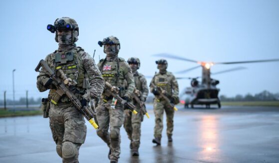 Members of the Special Operations Forces practise their rapid deployment techniques with a Mk.6 CH47 Chinook helicopter ahead of the following day's U.K. validation exercise, at RAF Leeming on Jan. 30, 2026, near Catterick, United Kingdom.