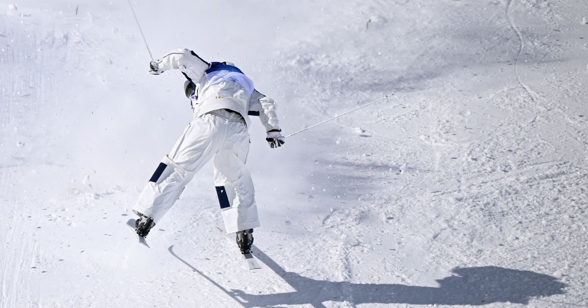 Watch This Previously Unimaginable ‘Backward Finish’ Where Olympic Skier Wins by… Skiing Backwards Across Finish Line