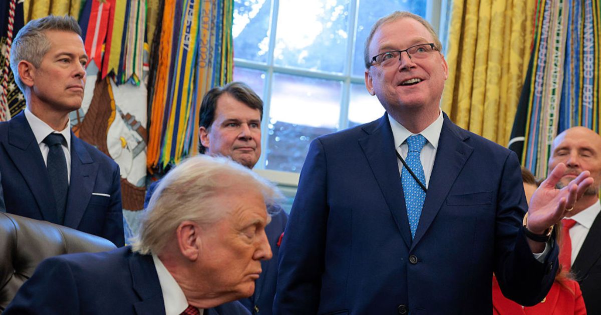 U.S. Director of the National Economic Council Kevin Hassett, right, speaks during a Dec. 3 Oval Office meeting with President Donald Trump,