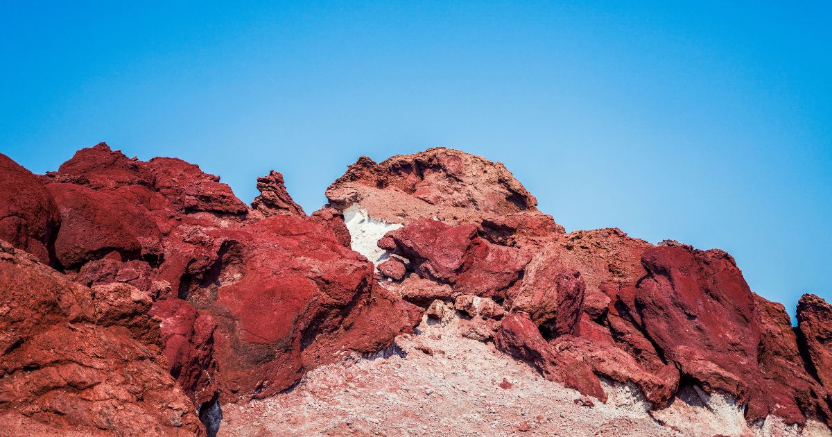 Videos: What the End of Days Will Look Like? Stunning Images of Blood Red Water, Tide, Soil Come Out of Iran as God Continues to Protect Israel