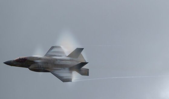 The U.S. launched two F-35 fighter jets, similar to the one shown, in response to the incident, along with two F-22 fighters, four KC-135 tankers, one E-3 AWACS, two Canadian CF-18 fighter aircraft, and one CC-150 tanker.