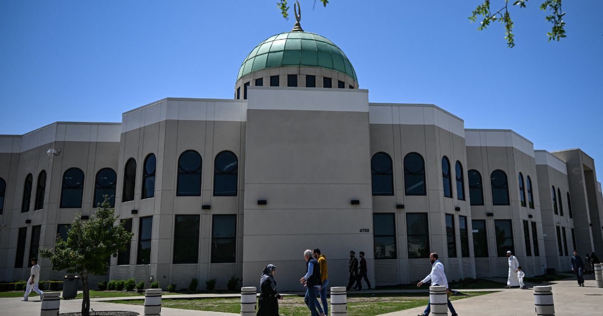 Court Overturns Mosque's Attempt to Ban Christian Evangelists from Sharing the Gospel Just Outside