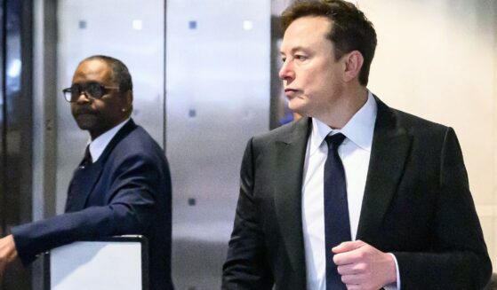 Elon Musk arrives at the federal courthouse in Oakland, California, April 28 during proceedings in the trial over his lawsuit against OpenAI.
