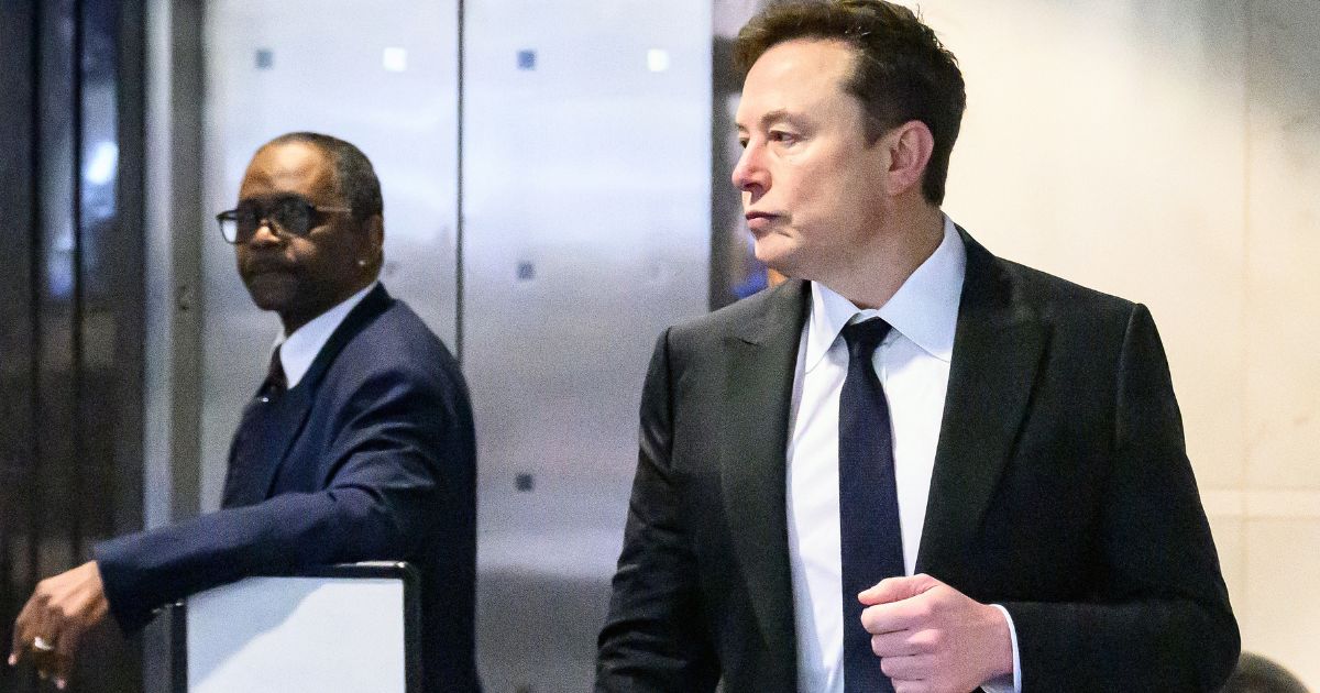Elon Musk arrives at the federal courthouse in Oakland, California, April 28 during proceedings in the trial over his lawsuit against OpenAI.