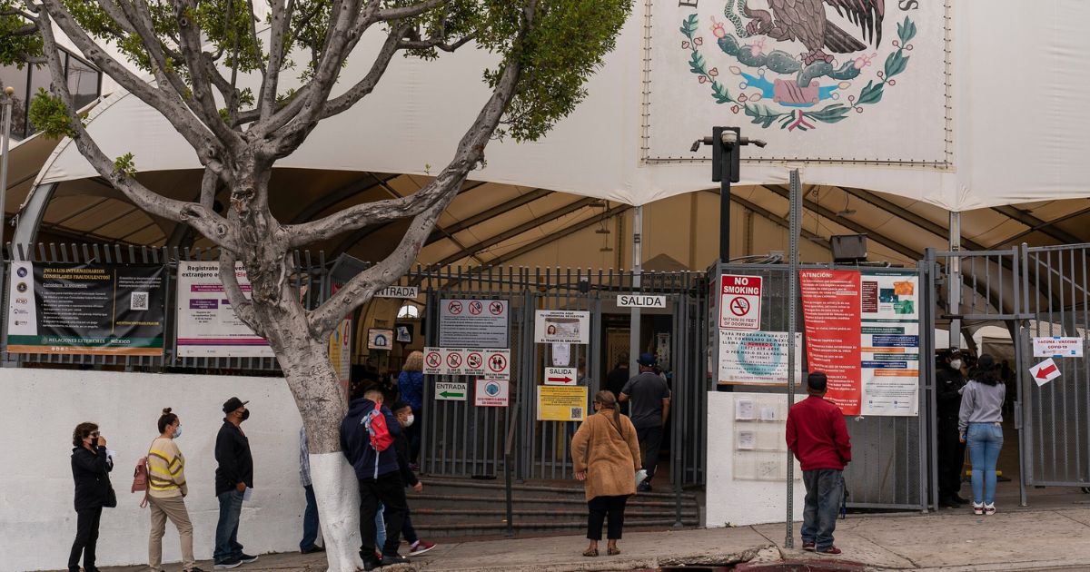The Los Angeles Mexican Consulate is surrounded by citizens on May 8, 2021.