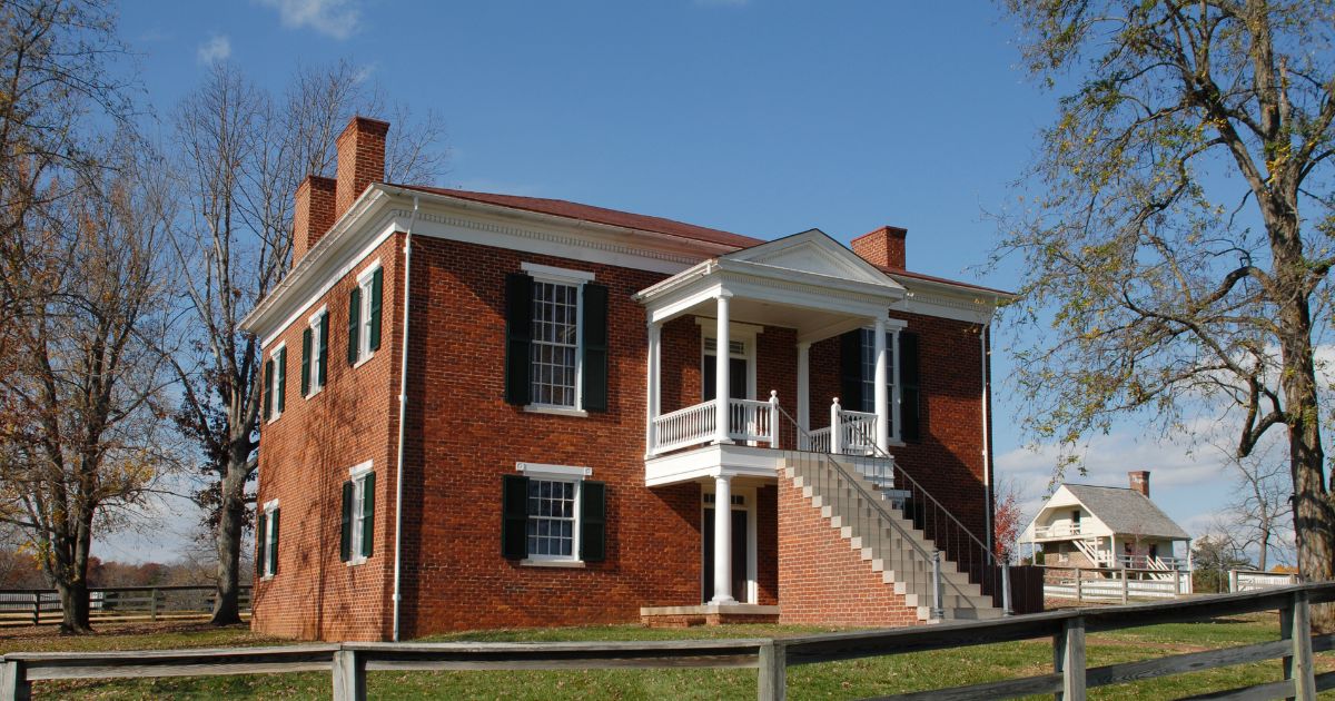 While en route to surrender his Army of Northern Virginia to General Ulysses S. Grant on April 9, 1865, General Robert E. Lee rode past Appomattox Courthouse in rural Virginia.