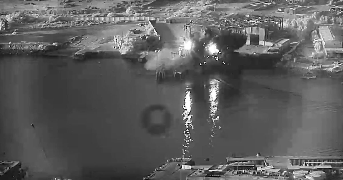 Pentagon Releases Video of Latest Strikes on Iran After Trump Orders Revenge for Fallen US Troops Pentagon Releases Video of Latest Strikes on Iran After Trump Orders Revenge for Fallen US Troops