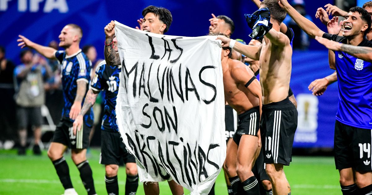 Argentina Players Face Stiff Punishment for Displaying Political Banner After Defeating England at World Cup Argentina Players Face Stiff Punishment for Displaying Political Banner After Defeating England at World Cup