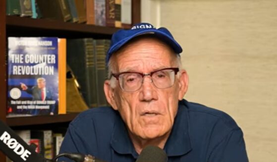 Victor Davis Hanson discusses the potential creation of a third party by Tucker Carlson on Aug. 13, 2026.