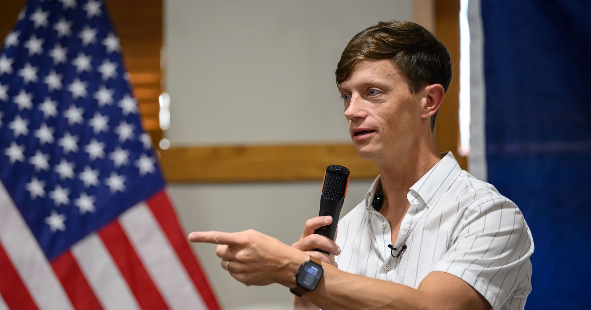 Iowa gubernatorial candidate Rob Sand speaks to voters during a campaign visit to the Carroll County Conservation Classroom on Aug. 20, 2026, in Carroll, Iowa.